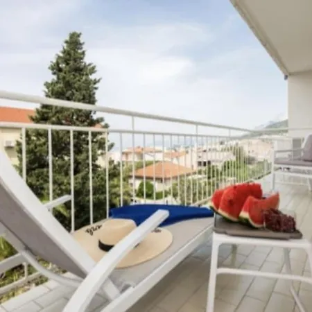 Dada-apartman Bugenvilija Apartment