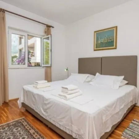 Apartment Dada-apartman Bugenvilija